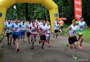 Grupa biegaczy uczestnicząca w XV Biegu Lata, autor: Wiesław Stręk