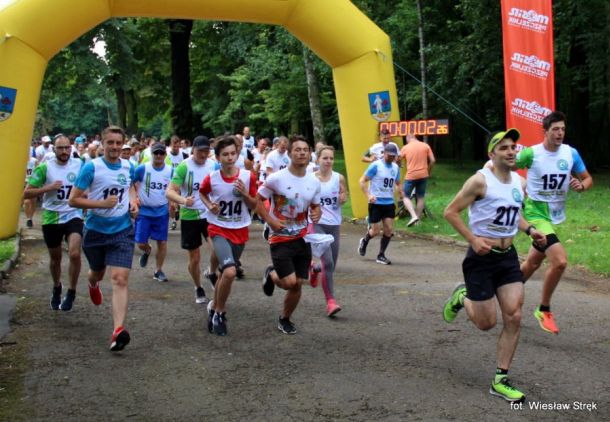 Grupa biegaczy uczestnicząca w XV Biegu Lata, autor: Wiesław Stręk